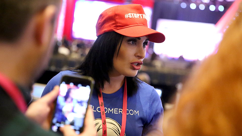 La activista de extrema derecha Laura Loomer gana las primarias republicanas de Florida